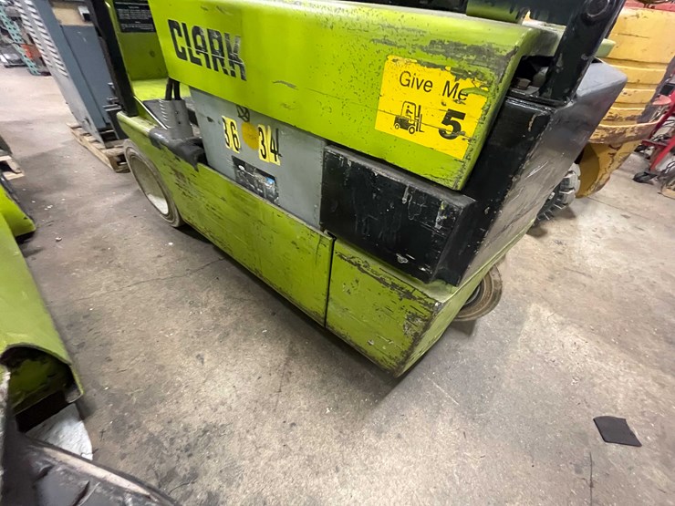 #454-•-clark-electric-forklift-(shawano,-wi)-image-23