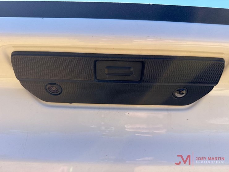 2022-chevrolet-silverado-1500-lt-image-14