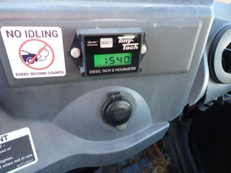 2011-kubota-rtv1100-image-16