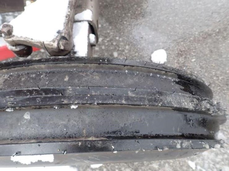 massey-ferguson-135-image-59