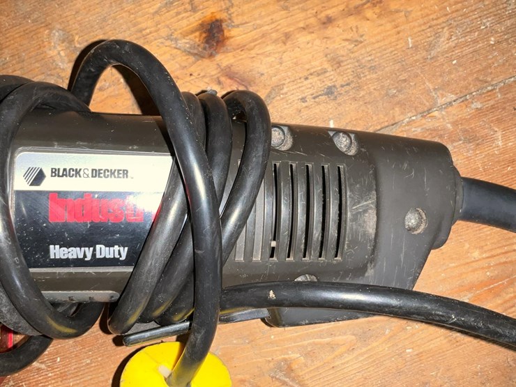 #192-•-series-1-chipper-knive-dresser-image-7