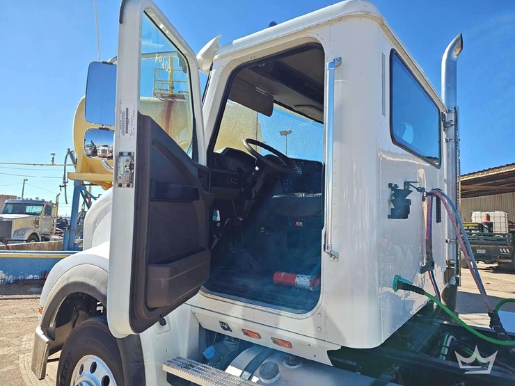 2019-international-hx620-image-12