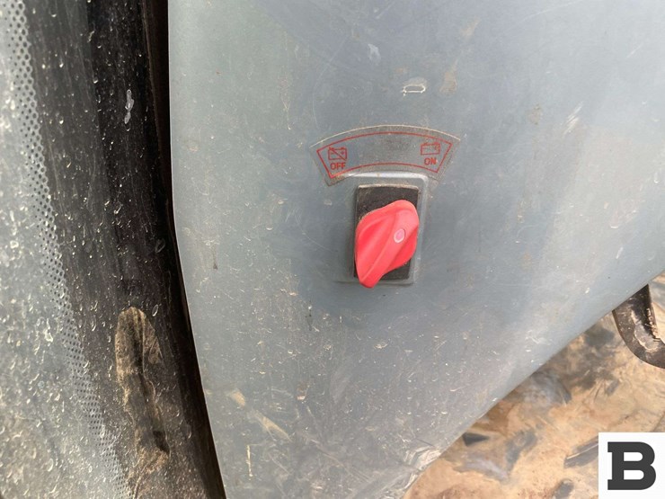 mccormick-x4.30v-tractor-image-47