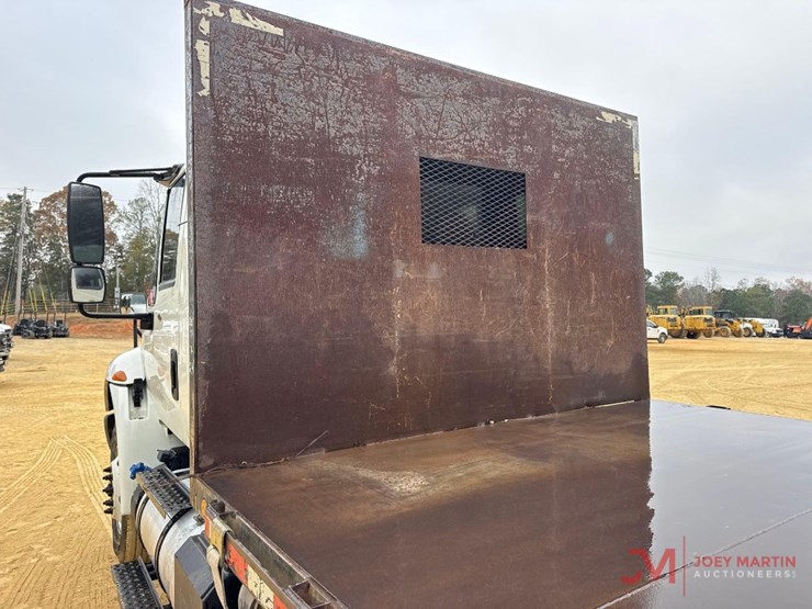 2015-international-4300-image-10