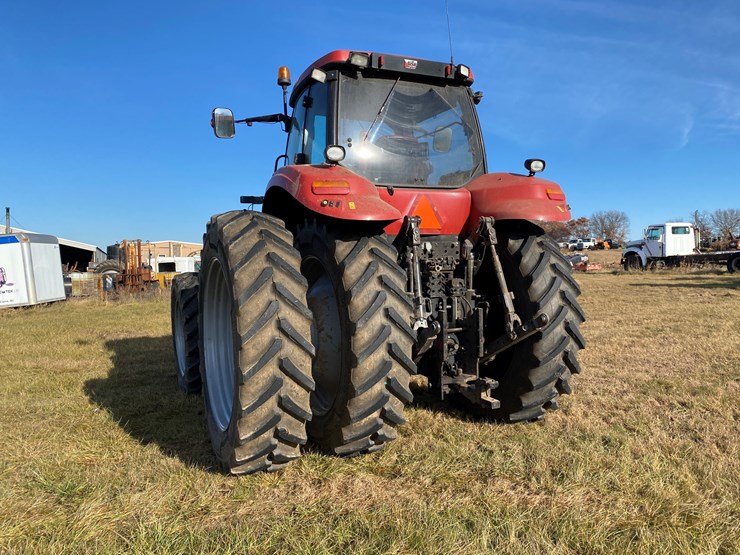 2014-case-ih-340-image-15