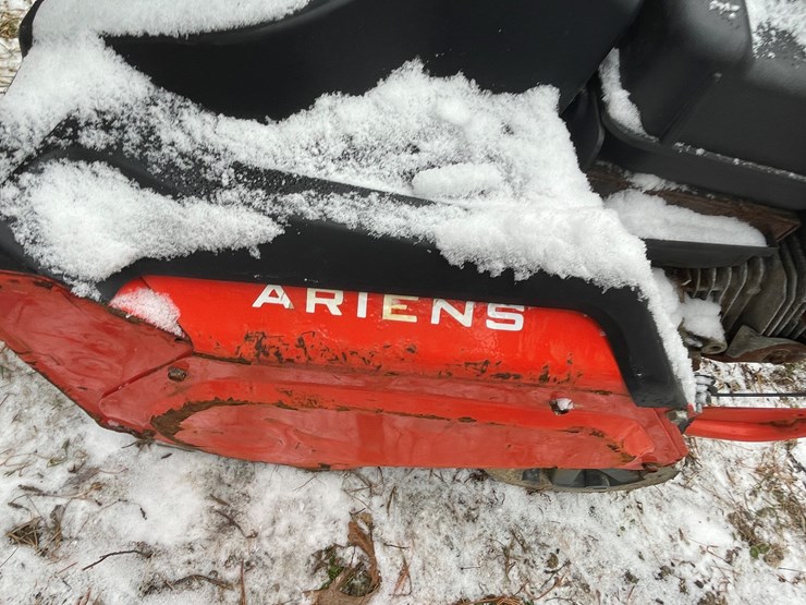 #2708-•-ariens-professional-21-snow-blower-(fall-creek,-wi)-image-9