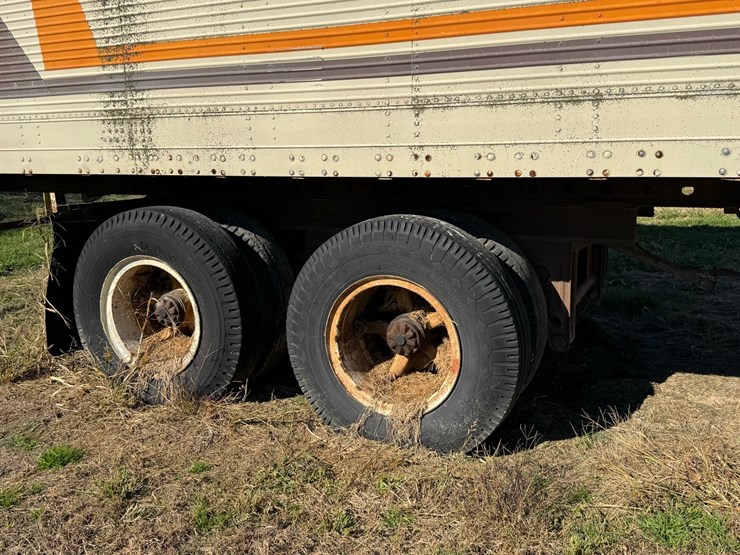 1972-fruehauf-storage-trailer-image-11