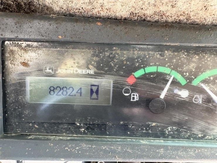 2018-deere-318g-image-15