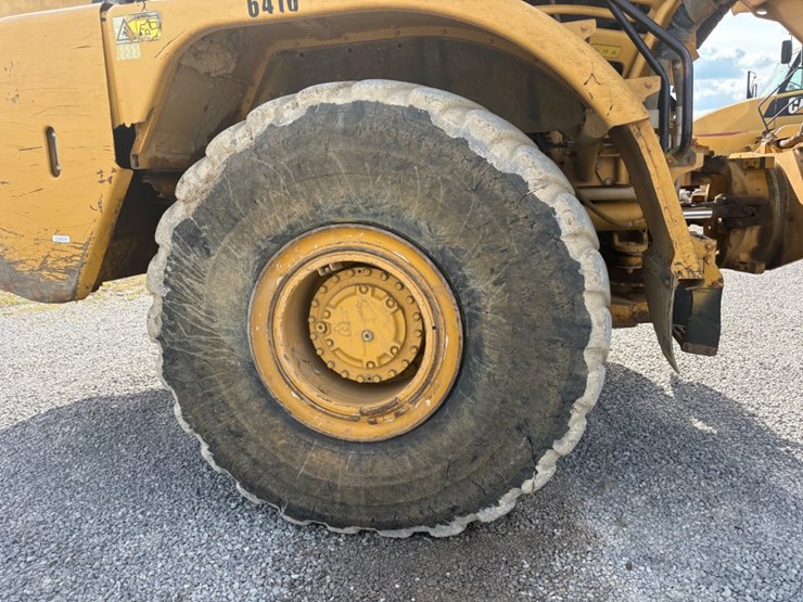 2011-caterpillar-740-image-9