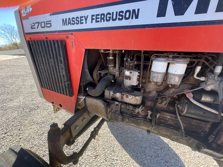 massey-ferguson-2705-image-11