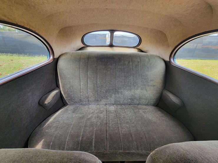 1940-ford-sedan-image-80