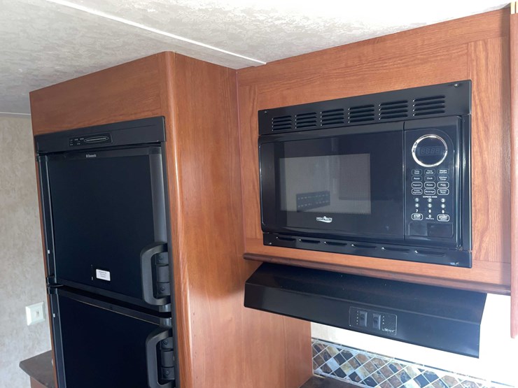 #1404-•-2015-salem-cruise-lite-camper-(no-title)-(of)-image-62