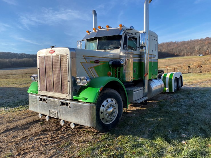 #1010-•-1984-peterbilt-sleeper-cab-semi-(has-wi-title)-(colfax,-wi)-image-2