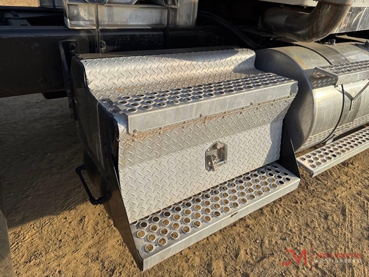 2007-kenworth-w900-image-11