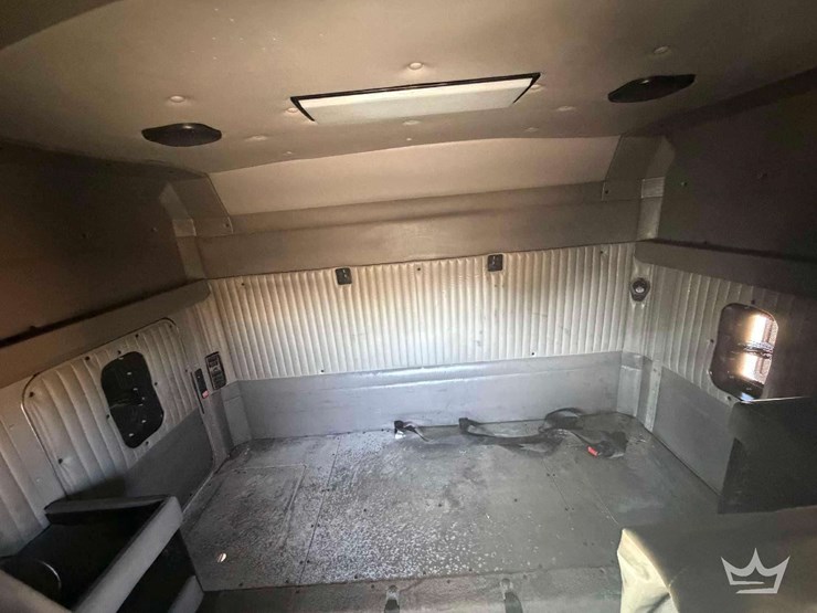 2017-kenworth-t800-image-15