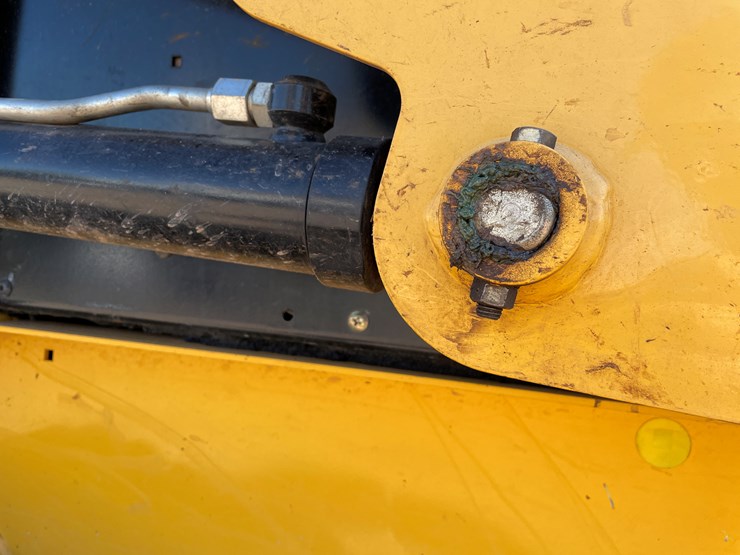 2020-gehl-rt105-image-28