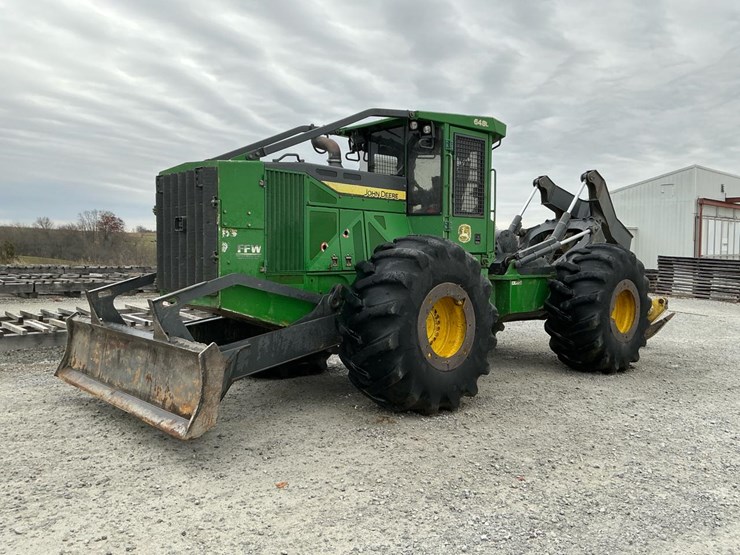 2016-deere-648l-image-1