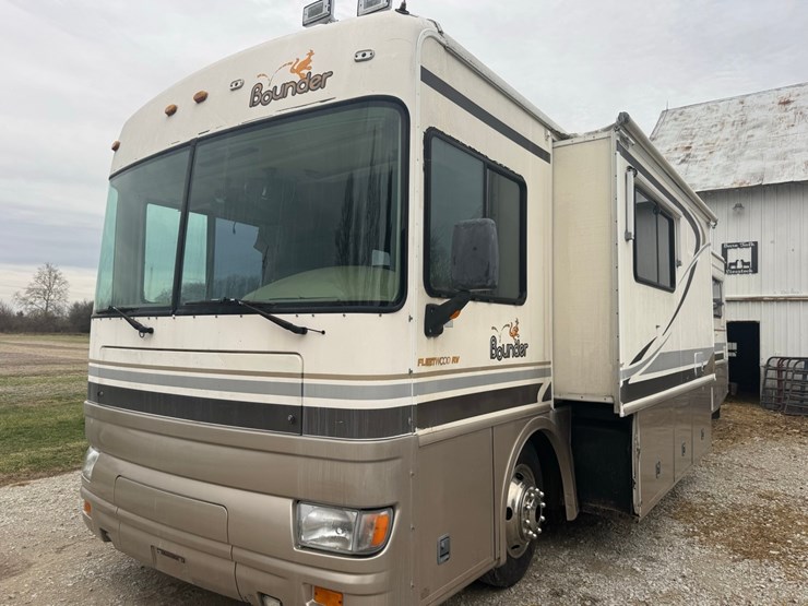 2001-fleetwood-bounder-motorhome,-cummins-isb300-turbo-diesel,-allison-automatic,-air-brakes,-2-slides,-2-awnings,-class-a,-*4uzaahbv41cj04205*-image-5
