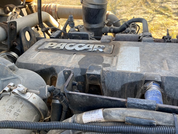 #1012-•-2013-peterbilt-tandem-axle-day-cab-semi-(has-wi-title)-(colfax,-wi)-image-44