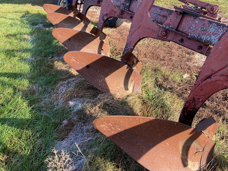 international-720-image-17