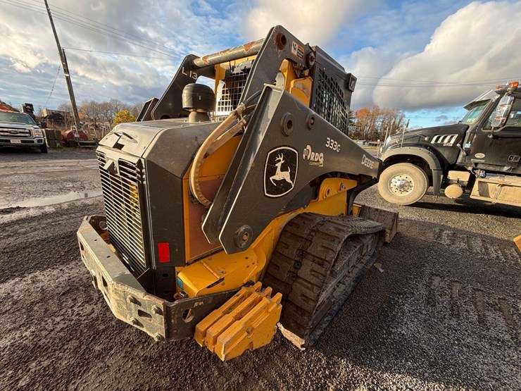 2021-deere-333g-image-4