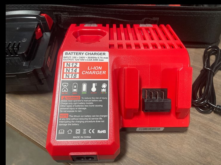 #8712-•-new-milwaukee-compatible-3/8-ratchet-wrench-(t14)-image-3