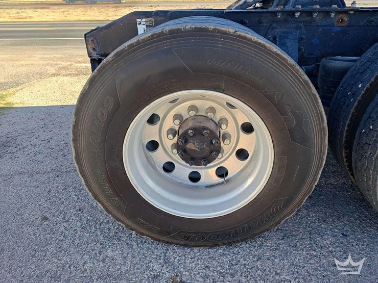 2012-peterbilt-386-image-16