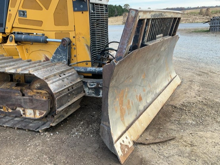 2016-deere-700k-image-54