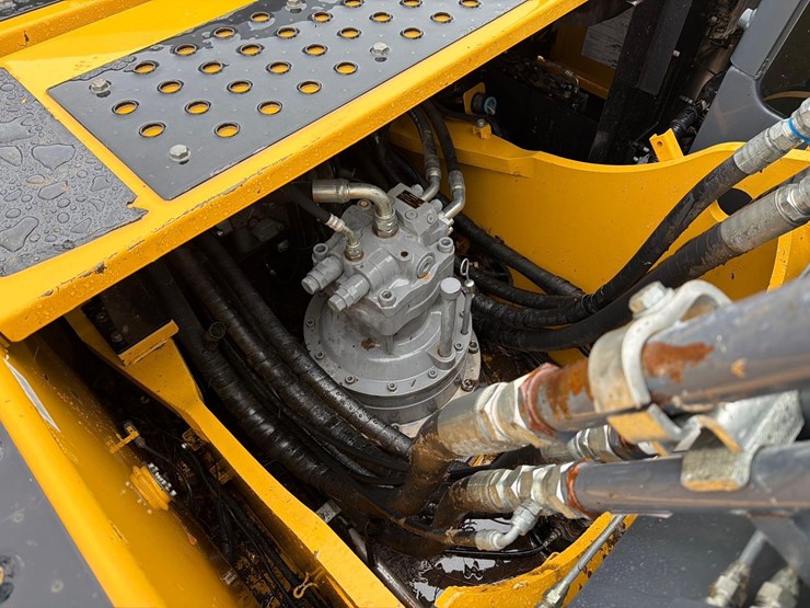 2019-deere-350g-lc-image-25