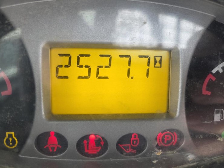 2017-bobcat-t750-image-37