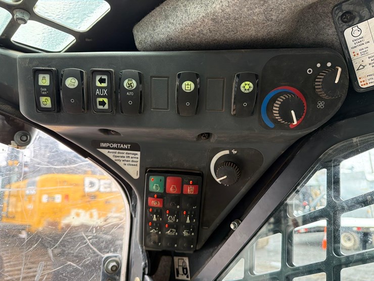 2020-deere-333g-image-19