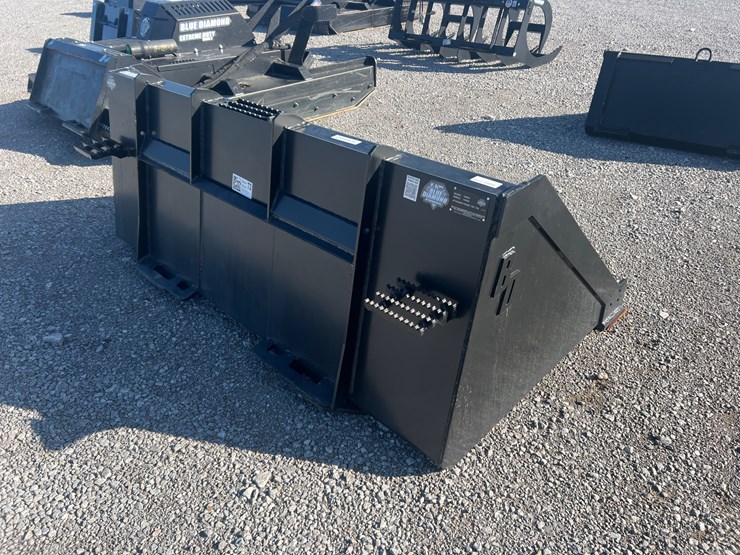 #29792-•-blue-diamond-72"-high-capcity-smooth-bucket-w/bolt-image-3