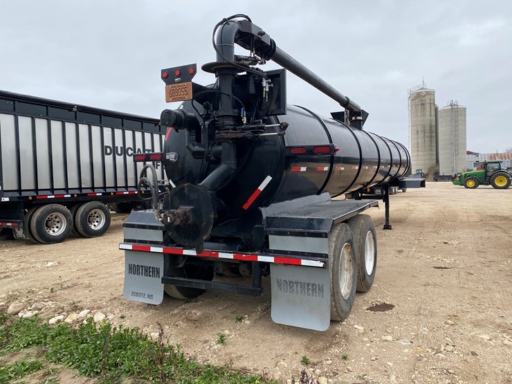 #1030-•-2014-northern-6000-gallon-semi-manure-tanker-trailer(has-wi-title)-(kewaunee,-wi)-image-9