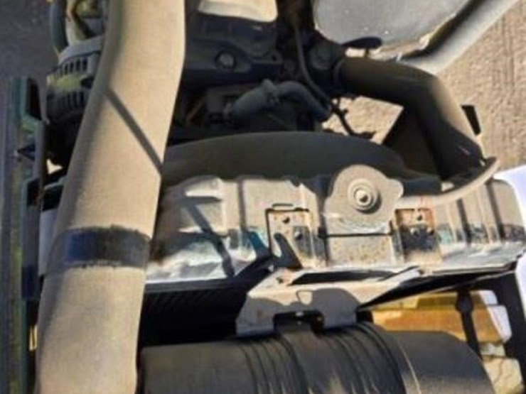 2000-john-deere-5205-image-29