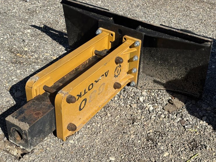 #12-•-agrotek-380-skid-steer-breaker-image-1