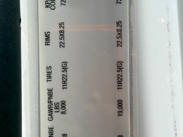 2022-freightliner-m2-box-truck-image-3