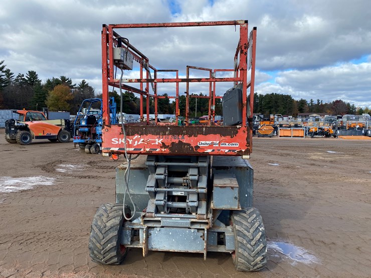 2016-skyjack-sj6832rt-image-6