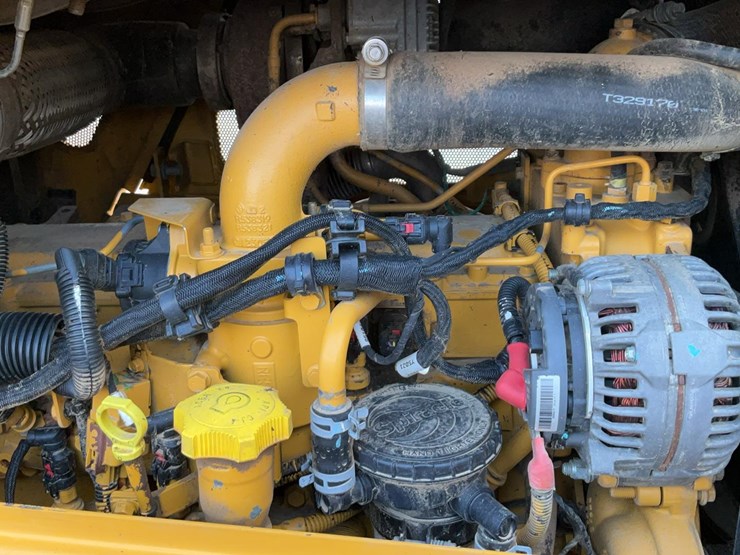 2016-deere-700k-image-10