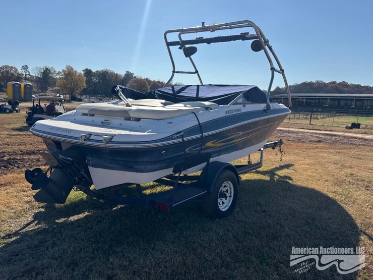 four-winns-ski-boat-image-4