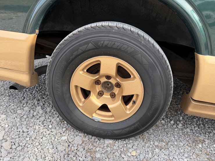 2001-gmc-1500-image-10