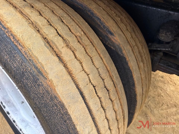 2008-sterling-l7500-image-19