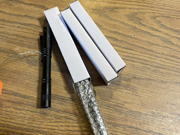 #8647-•-(4)-led-mechanic's-flashlights-(pr11)-image-1