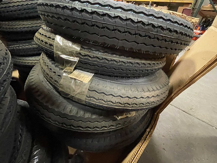#8721-•-pallet-of-trailer-tires-(f)-image-6