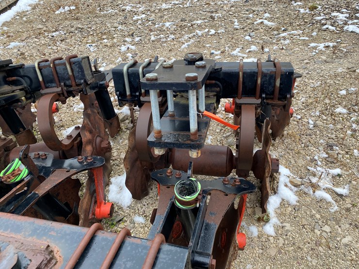 #8482-•-(7)-contour-king-vertical-till-injector-units-(new-holstein,-wi)-image-9