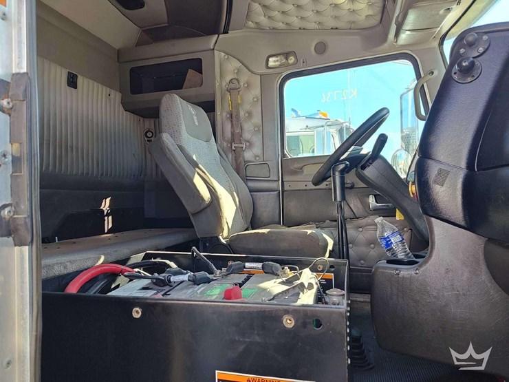 2012-kenworth-t800-image-28