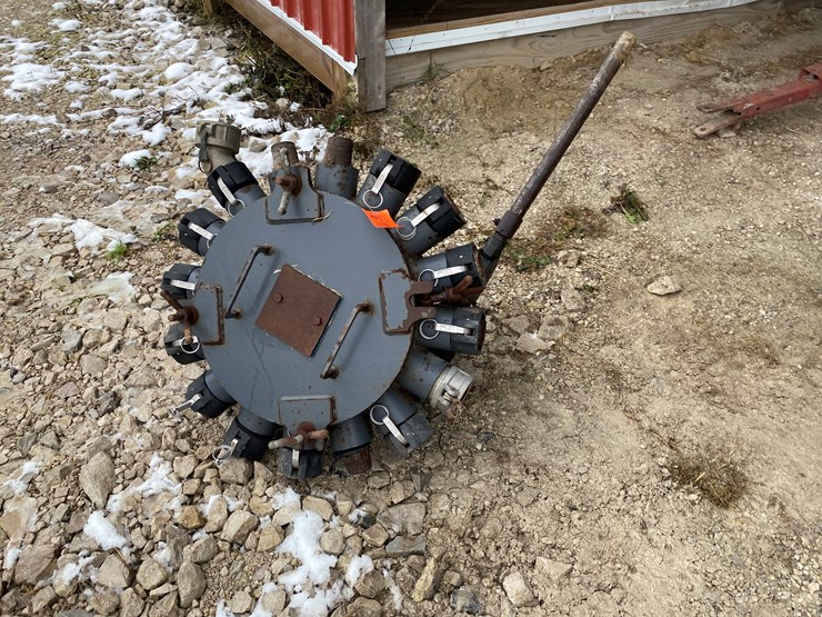 #8480-•-(16)-hose-distribution-manifold-(new-holstein,-wi)-image-4