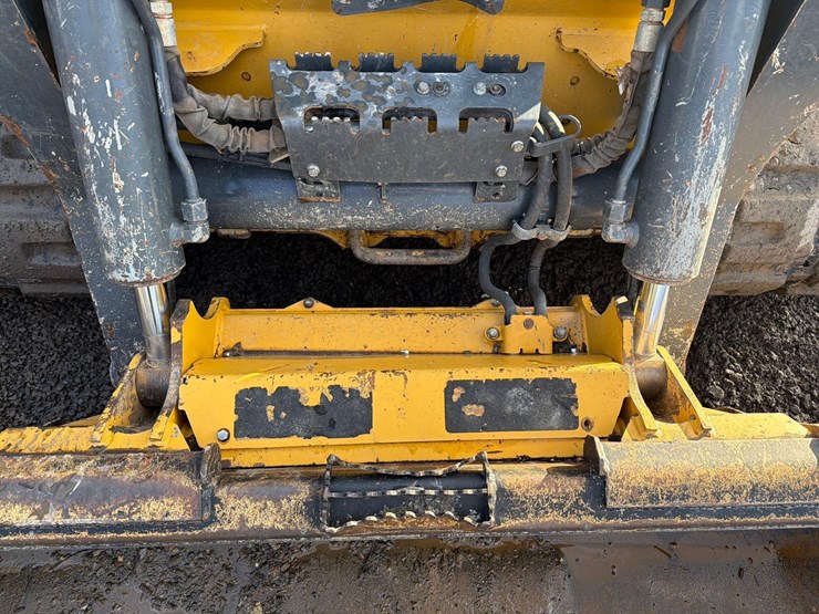 2021-deere-333g-image-10