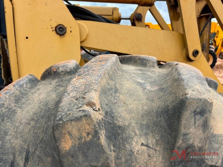 caterpillar-553c-image-14