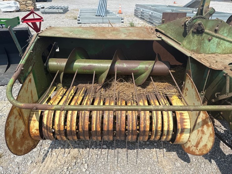 john-deere-24t-image-16