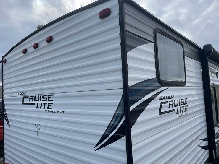 #1404-•-2015-salem-cruise-lite-camper-(no-title)-(of)-image-26